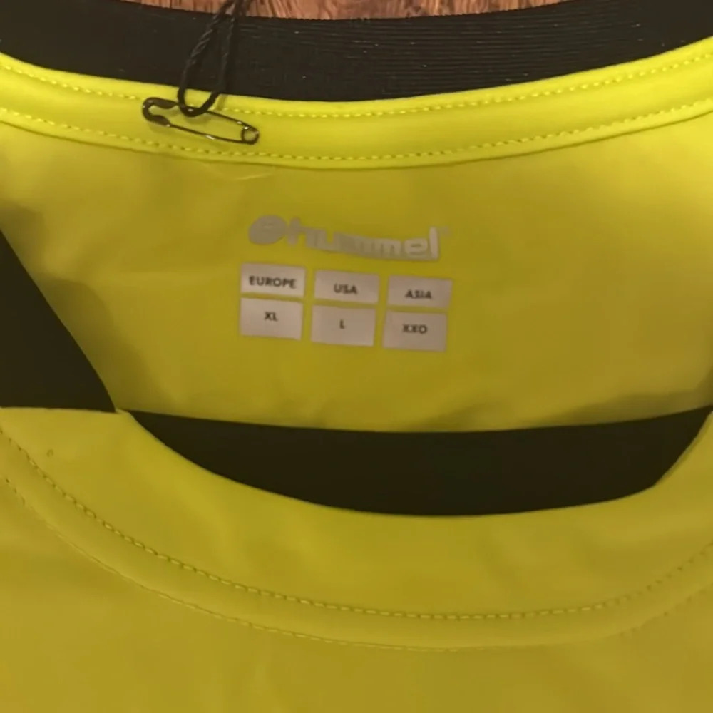 NWT Men’s Referee Jersey - Picture 3 of 4